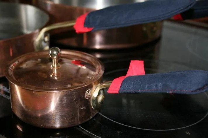 Bild: PfannenStielHalter von Home & Fruit Company - Kochspaß ohne verbrannte Finger