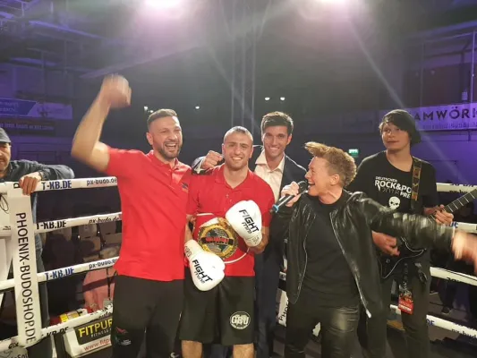 Bild: Cousin von Arthur Abraham holt Titel und Vicot bleibt Weltmeisterin
