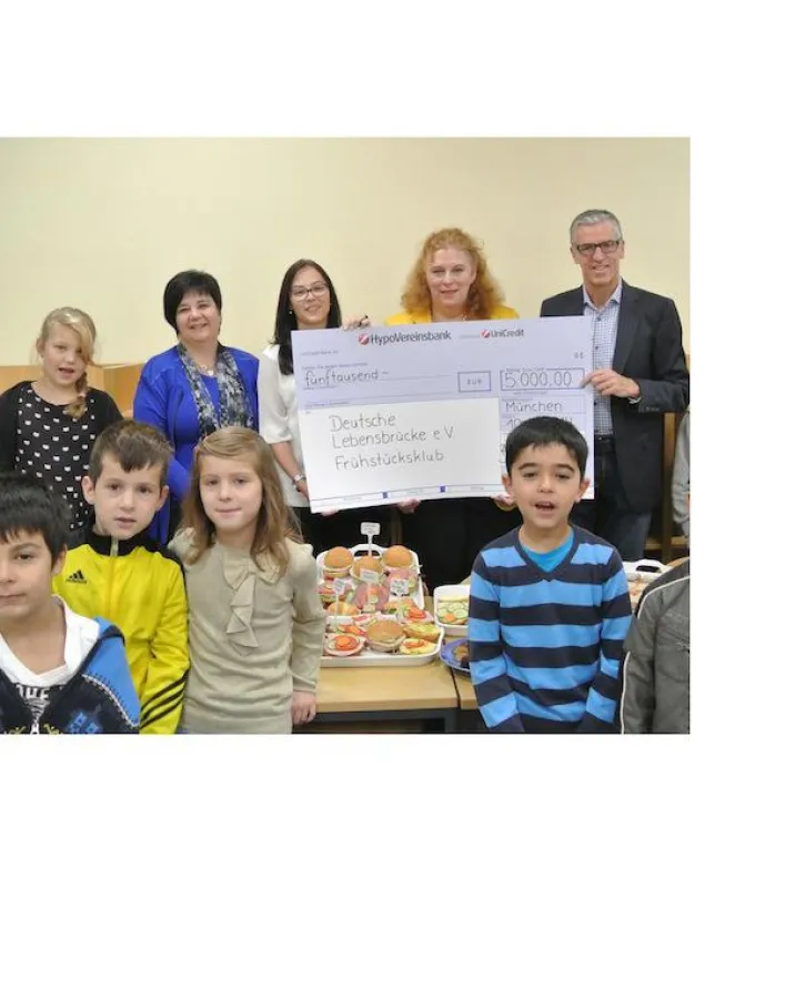 Scheckübergabe beim Frühstücksklub