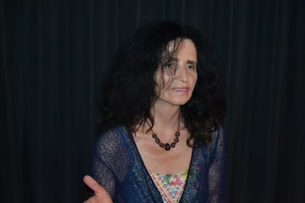 Beate Sarrazin lädt ein zu "Raskolnikows Traum" und "Poetry Nacht um Acht". Bild: Beate Sarrazin lädt ein zu "Raskolnikows Traum" und "Poetry Nacht um Acht".