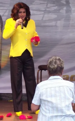 Alle Jahre wieder - singt Frau Cessler Lieder Bild: Alle Jahre wieder - singt Frau Cessler Lieder