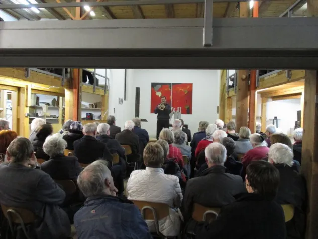 Bild: Volles Haus in Galerie Stepanek