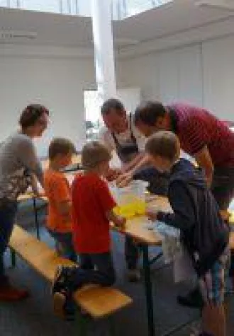 Bild: Beitrag zur Vereinbarkeit  von Familie und Beruf