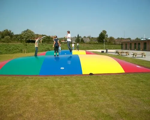 Bild: Hüpfen - bis fast in den Himmel