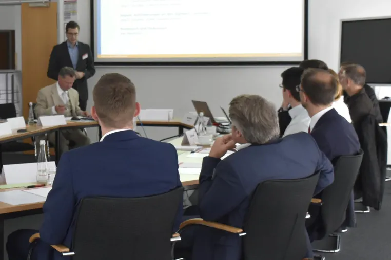 Modernes Controlling auf Basis vernetzter Systeme und valider kaufmännischer Daten Bild: Modernes Controlling auf Basis vernetzter Systeme und valider kaufmännischer Daten