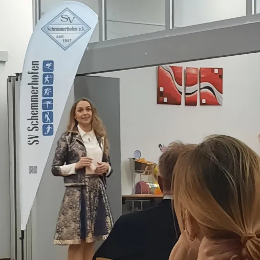 Bild: Ehrenamt ist kein Sprint: Rednerin Natalie Molker zeigt Vereinen und Unternehmen, was Menschen wirklich bindet