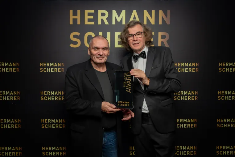 Bild: Heiner Etzler aus München gewinnt Award mit dem Thema "Strategische Online-Sichtbarkeit"