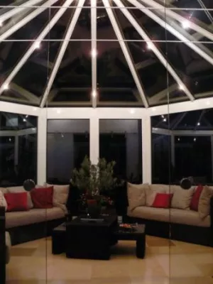 Bild: Lifestyle Wintergarten und Terrassenüberdachungen. Für Momente in natura