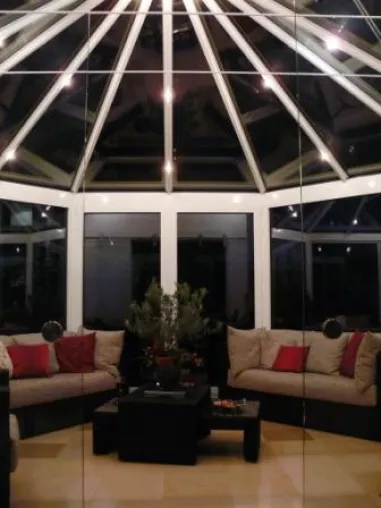 Bild: Lifestyle Wintergarten und Terrassenüberdachungen. Für Momente in natura
