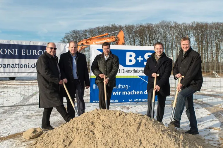 Spatenstich: B+S baut neuen Logistikkomplex in Borgholzhausen Bild: Spatenstich: B+S baut neuen Logistikkomplex in Borgholzhausen