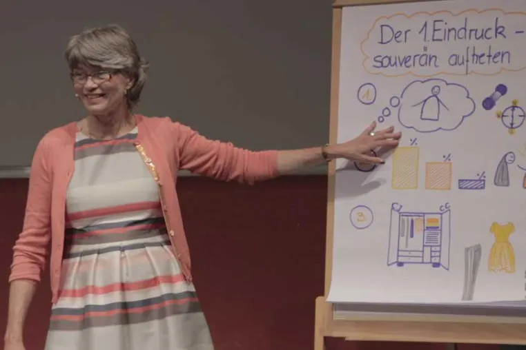 Kerstin Kuner als Speaker auf der Premiere des Business-Expertenforums Bild: Kerstin Kuner als Speaker auf der Premiere des Business-Expertenforums