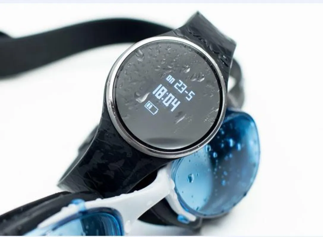 iHealth Wave ist auch beim Schwimmen ein idealer Begleiter