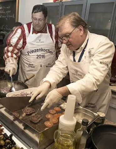 'Prinzenkochen 2016' der FSGG ging in die 20. Session: Prinz Michael I. zog mit närrischem Gefolge ein Bild: 'Prinzenkochen 2016' der FSGG ging in die 20. Session: Prinz Michael I. zog mit närrischem Gefolge ein