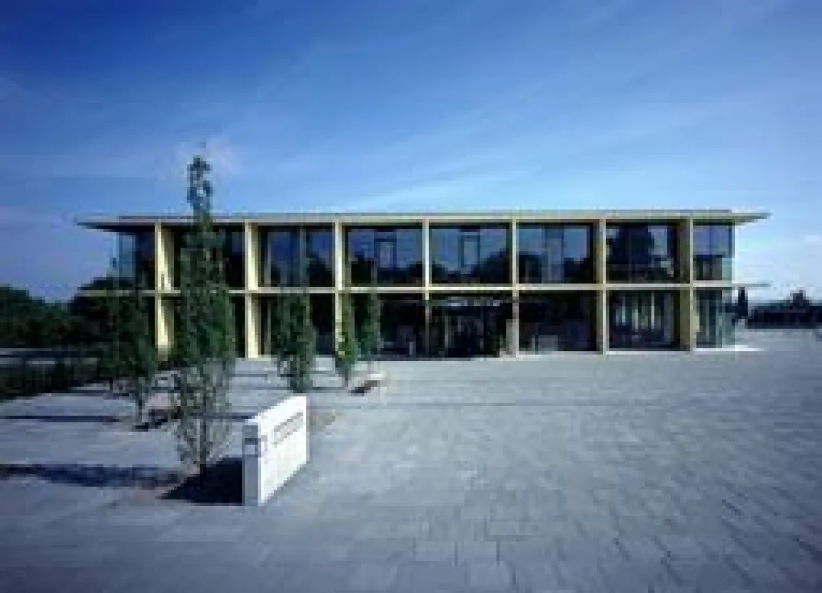 Ostdeutsche Sparkassenakademie (Foto: bhss-architekten)
