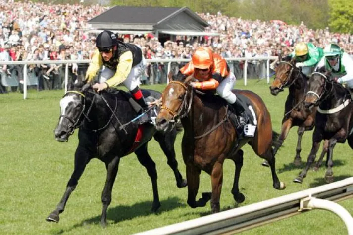 Bild: Mit 70 Sachen über die Ziellinie