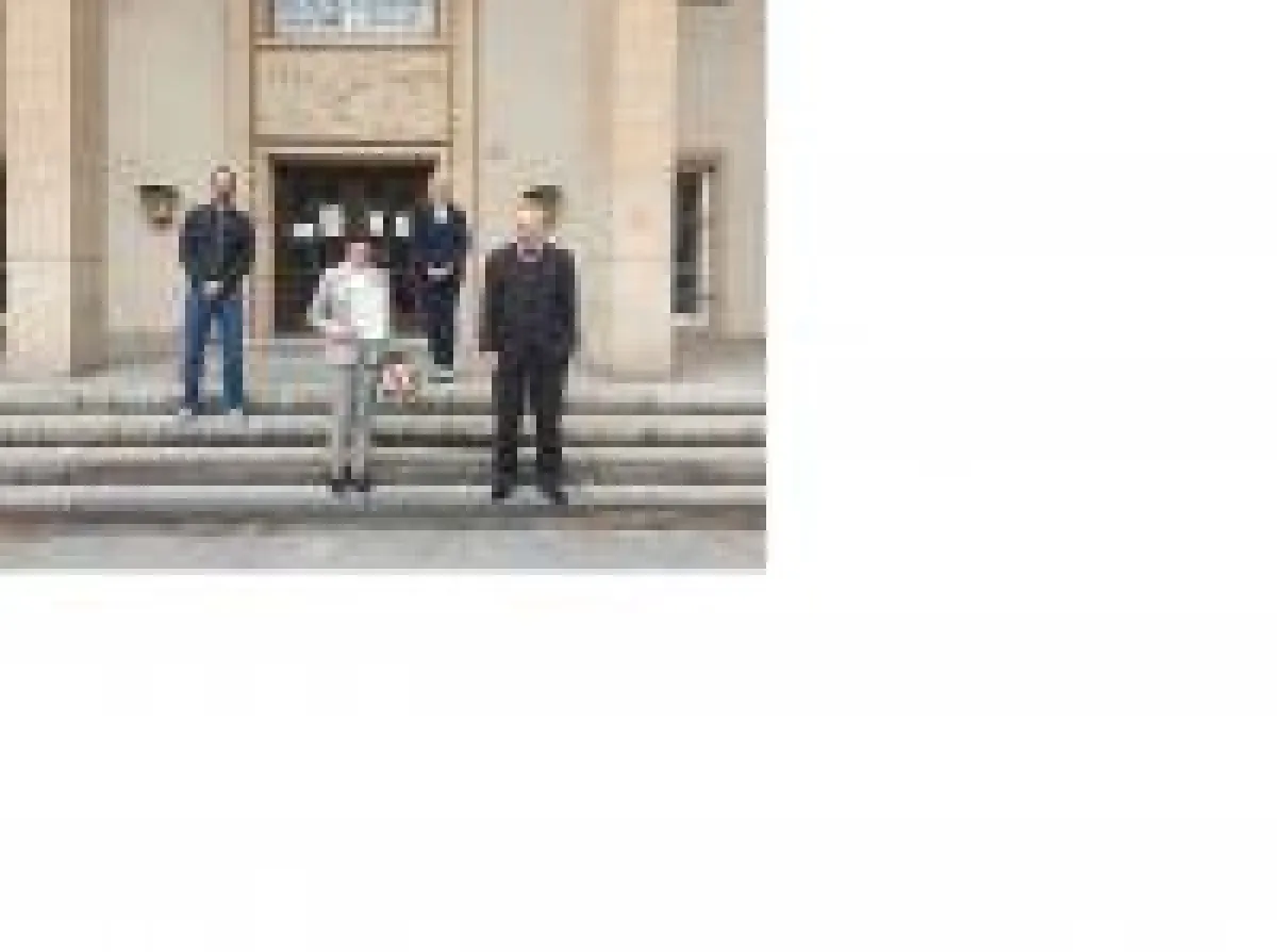 v.l.n.r.:Prof. Dr. M. Einhaus, Ola Al-Dulaimi (IfKom-Preistr.), Prof. Dr. Chr. Springer (Rektorin der HfTL), H. Leymann (IfKom)