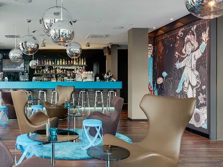 Bild: Dreimal Motel One Alaaf – Neueröffnung des Motel One Köln-Mediapark