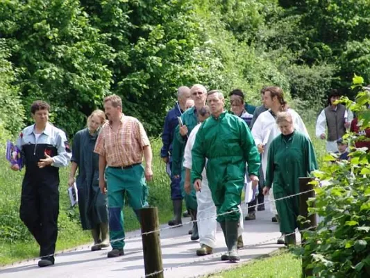 Bild: 2-tätiger-AVA-Fütterungskurs mit praktischen Übungen - ein großer Erfolg