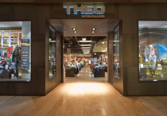 Bild: THEO Ludwigshafen gewinnt zweiten Preis beim HDE-Award STORES OF THE YEAR