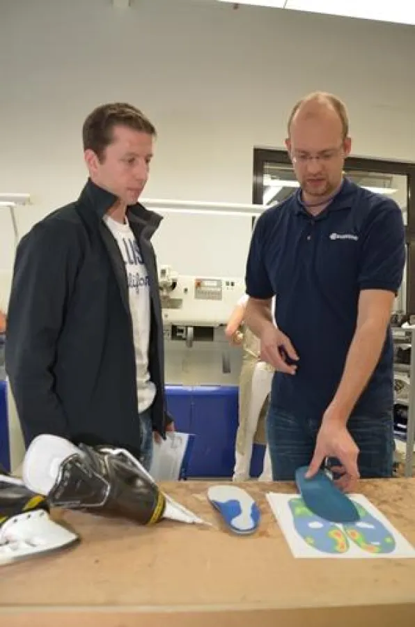 Auf dem Fußdruck-Messergebnis erkennt der Orthopädieschuhtechniker die ungleiche Druckverteilung