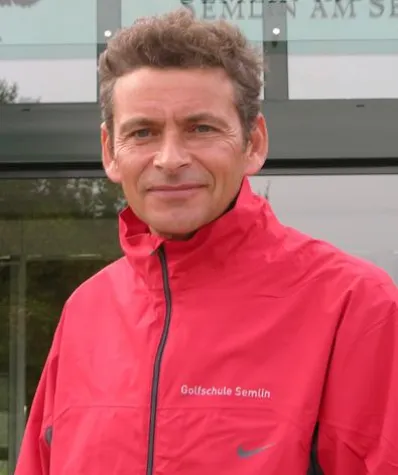 Bild: Simon Dicksee neuer Leiter der Golfschule Semlin