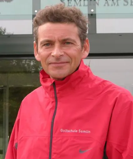 Bild: Simon Dicksee neuer Leiter der Golfschule Semlin