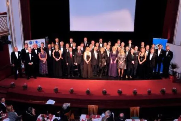 Bild: Charterfeier Rotary Club Gmunden Traunsee – die Gründung eines gemischten Clubs stand auf der Tagesordnung