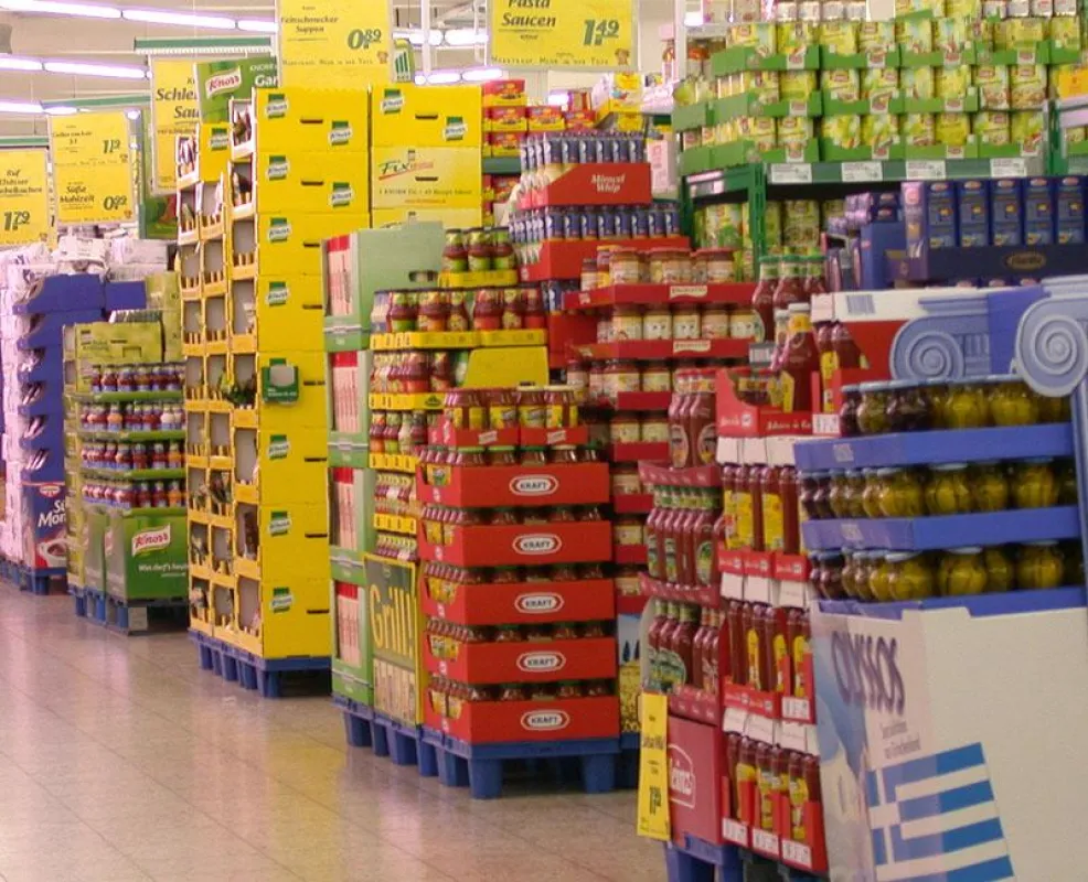 Palettenstraße im Lebensmittel-Einzelhandel