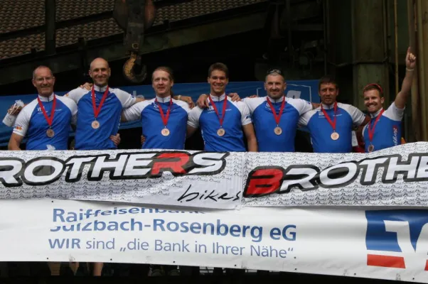 Bild: 24 Stunden auf dem Mountainbike - Team LEW Bergziege gewinnt Bronze bei der Weltmeisterschaft