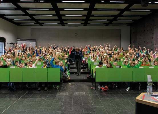Bild: KinderHochschule begeistert für Mathematik, Elternvortrag informiert parallel zu Medienkompetenz