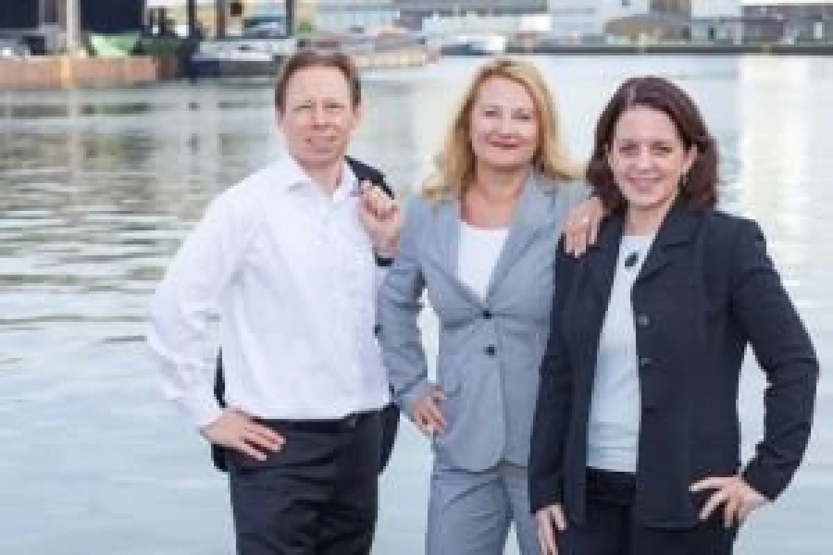 Das Team der Business Academy Ruhr GmbH (v.l.): Holger Rohde, Dr. Marie Huchthausen, Milena Droste
