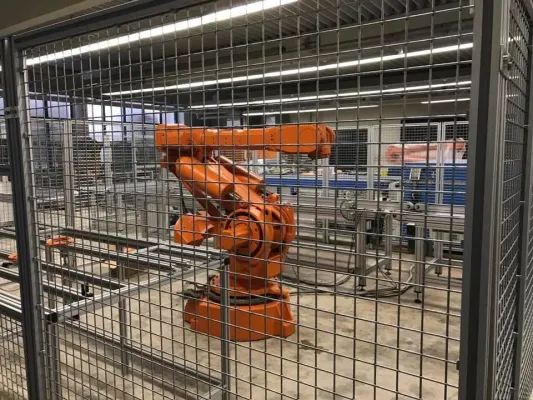 Bild: J. v. G. Thoma GmbH completes two new robot layups for DESERT solar panel production in Turkey