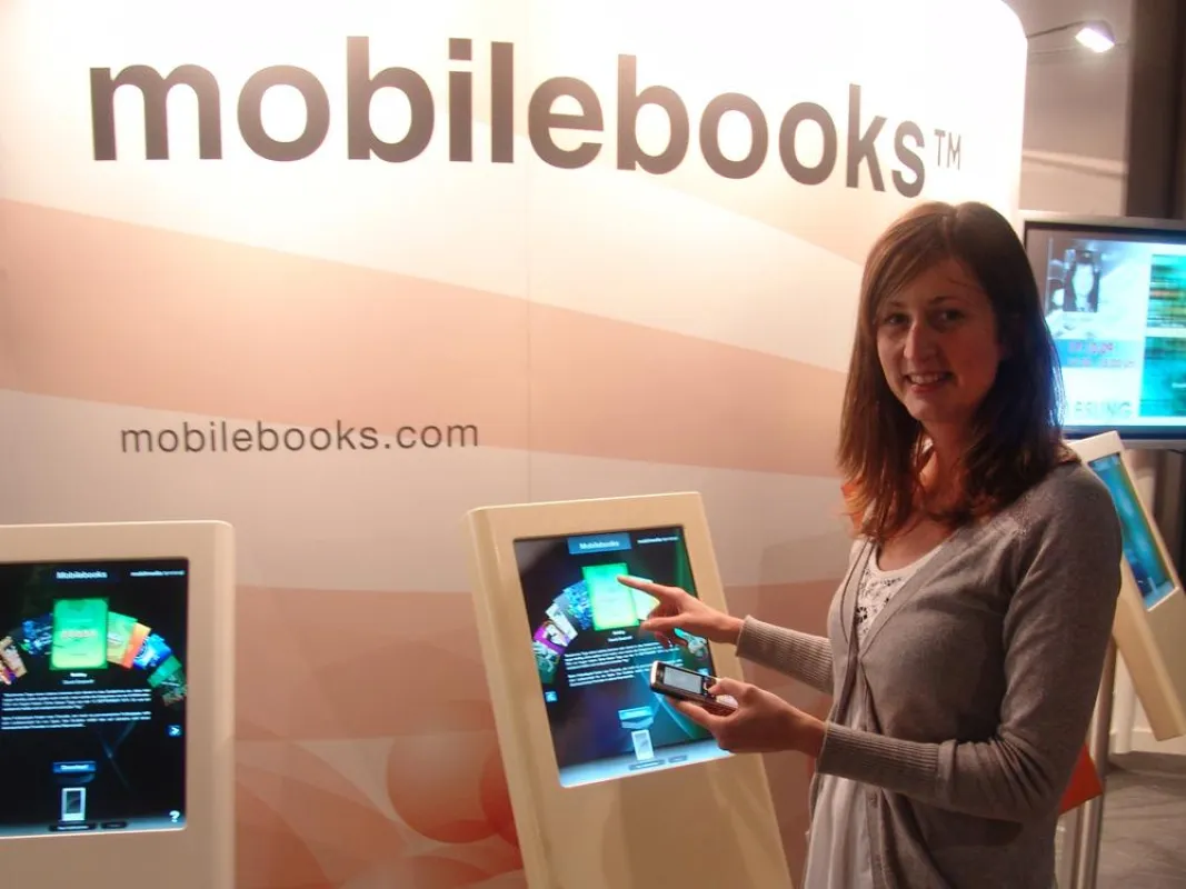 Auf der Frankfurter Buchmesse kommen Mobilebooks per Bluetooth aufs Handy.