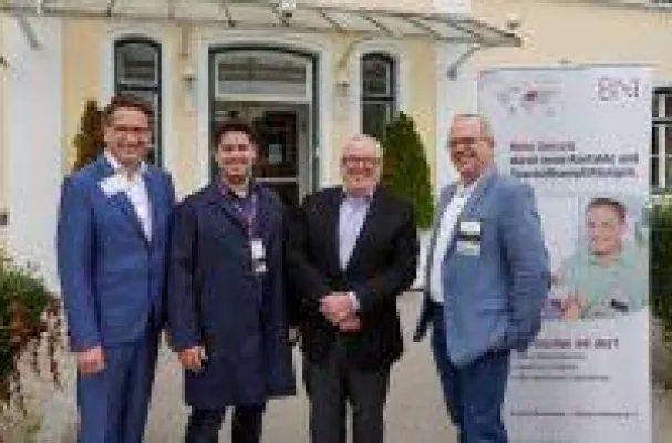 Bild: Prominenter Besuch für BNI-Unternehmerteam Karneol in Starnberg
