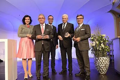 Kinder-Unfallhilfe: Ehrenritter für AMÖ und Johannes Röhr Bild: Kinder-Unfallhilfe: Ehrenritter für AMÖ und Johannes Röhr