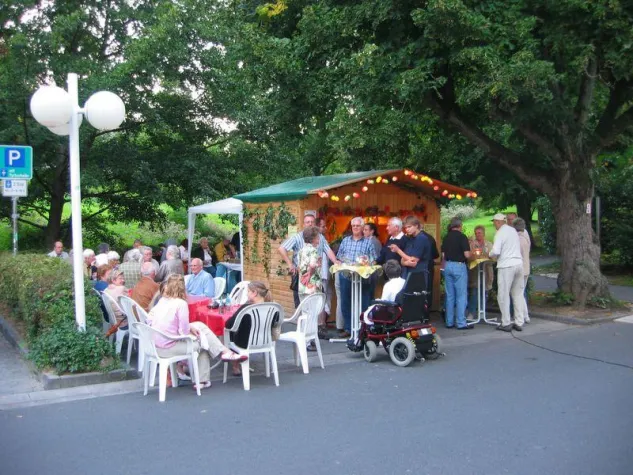 Bild: Rheingauer Weinprobierstand in Schlangenbad geöffnet