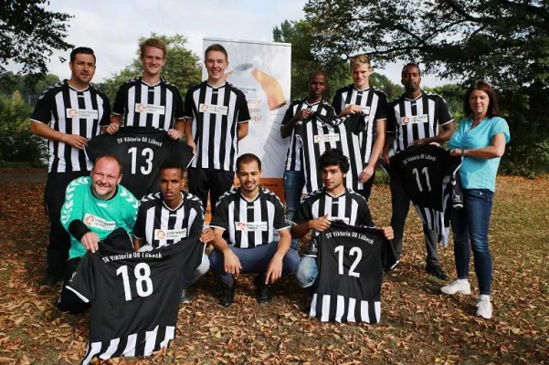 Bild: SV Viktoria 08 Lübeck gewinnt beim Stadtwerke Lübeck Trikot-Tausch