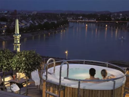 Bild: Top, Top, Top: Das Grand Hotel Les Trois Rois Leser des Condé Nast Traveler & Geo Saison würdigen das Hotel