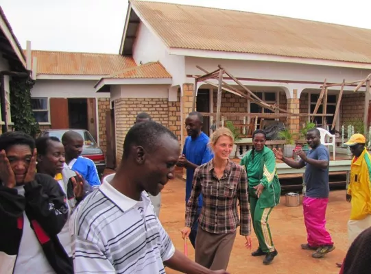 Bild: Kathrin Barth schreibt ihre Diplomarbeit über Jambo Bukoba in Tansania