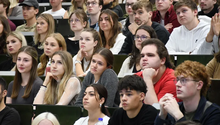 Bild: 2822 Erstsemester starten an der OTH Regensburg: Vielfalt trifft Gemeinschaft