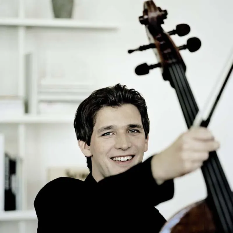 Cellist Maximilian Hornung / Foto: Felix Broede