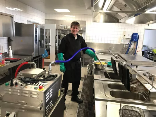 Bild: Fritteusenservice FiltaFry gibt es an acht weiteren Standorten und mit neuen Services für die Gastronomie