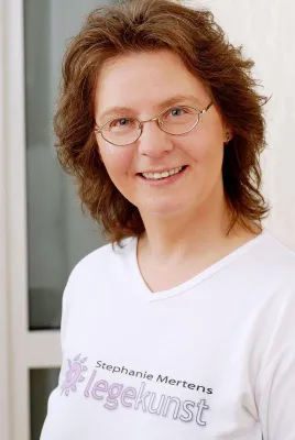 Mit dem Titel Geprüfte KartenlegerIn für mehr Qualität und Transparenz Bild: Mit dem Titel Geprüfte KartenlegerIn für mehr Qualität und Transparenz