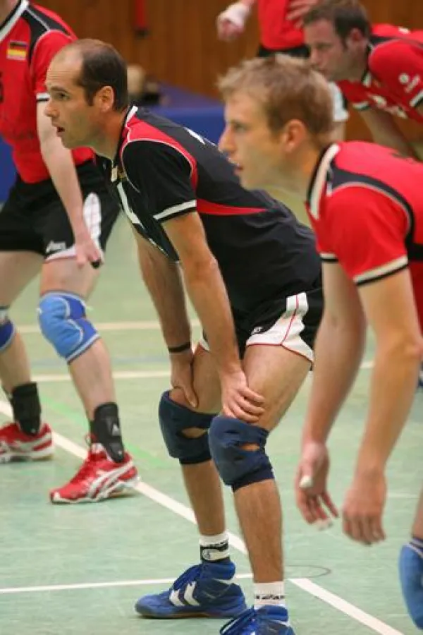 Martin Vogel (Bildmitte) vor der Annahme; Fotoquelle: Sebastian Blum (Marburg)