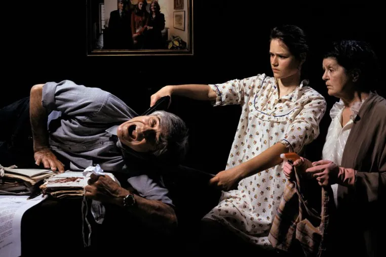 CARAVAGGIO 2010 - Acht Meisterwerke des lombardischen Künstlers reinterpretiert in zeitgenössischer Fotografie Bild: CARAVAGGIO 2010 - Acht Meisterwerke des lombardischen Künstlers reinterpretiert in zeitgenössischer Fotografie