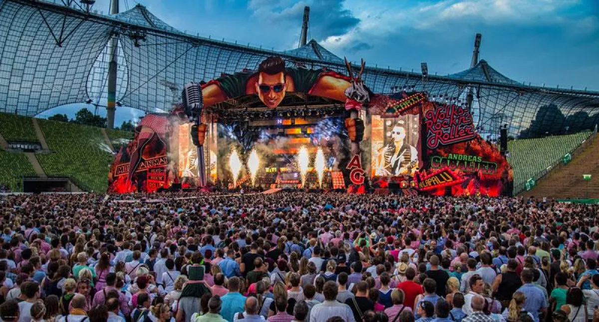 Andreas Gabalier im Münchner Olympiastadion (Foto: Ralph Larmann, frei zur Veröffentlichung bei Name