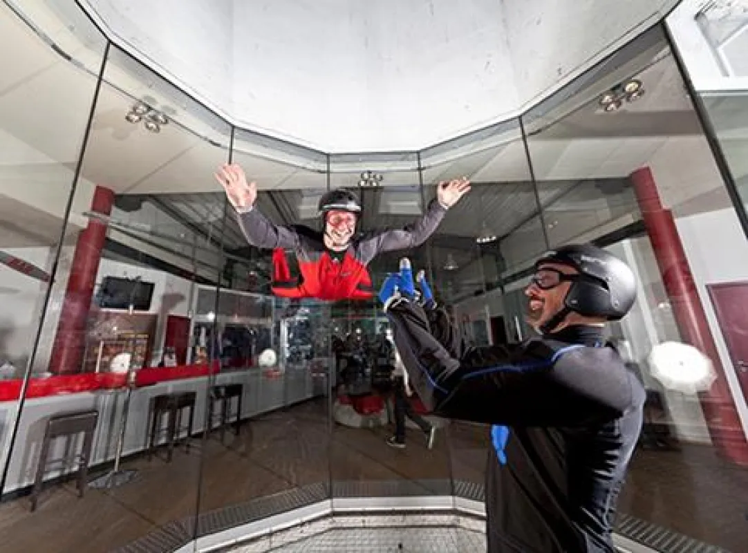 Freies Fliegen im Indoor Skydiving Bottrop