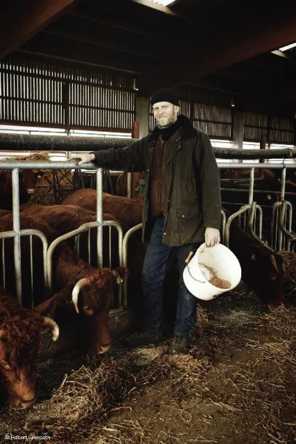 Gunther Lötzke, landwirtschaftlicher Verwalter auf Gut Holzhausen. Fotograf: Robert Eikelpoth