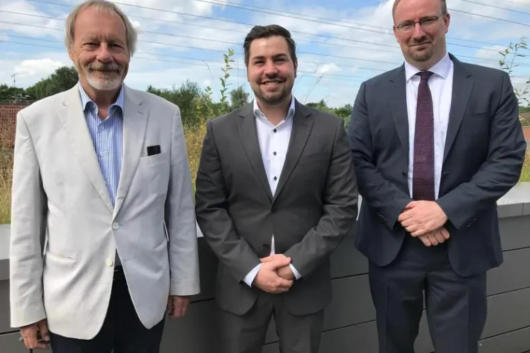 Bild: Mit Sicherheit zum Bachelorabschluss: Erster Absolvent im "Sicherheitsmanagement" (B.A.)