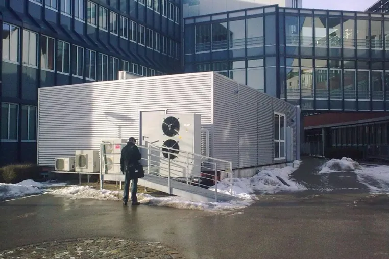 Mobile Räume für Klinikum - ELA-Raumsysteme beherbergen Computer-Tomografen Bild: Mobile Räume für Klinikum - ELA-Raumsysteme beherbergen Computer-Tomografen